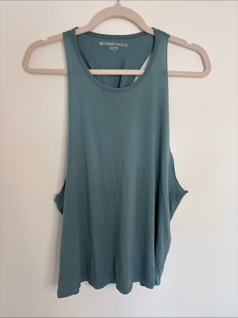 Beyond Yoga Round the Twist Muscle Tank